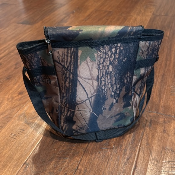FedEx Ground Camo Brown and Black Insulated Bag - Picture 12 of 12